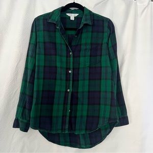 Old Navy Classic Flannel Shirt Green/Navy plaid women’s medium